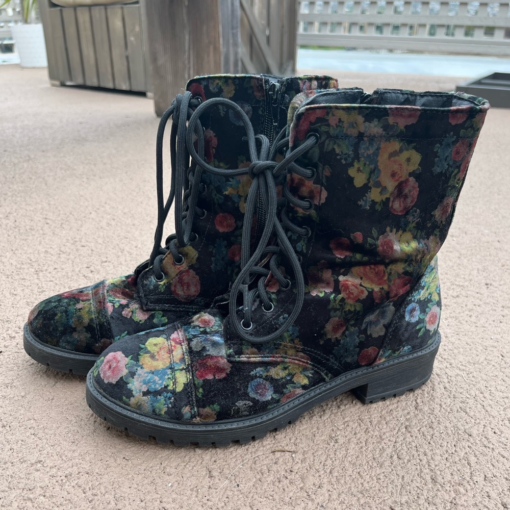 Floral Combat Style Velvety Booties